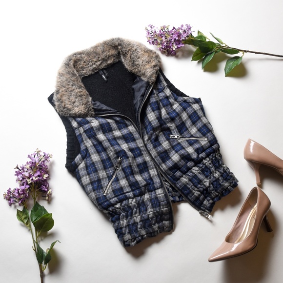 Takeout Jackets & Blazers - TAKEOUT Navy Blue Zipper Plaid Vest - Size Large